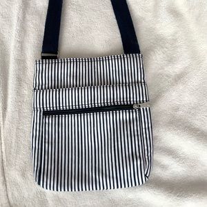 Thirty-one crossbody purse